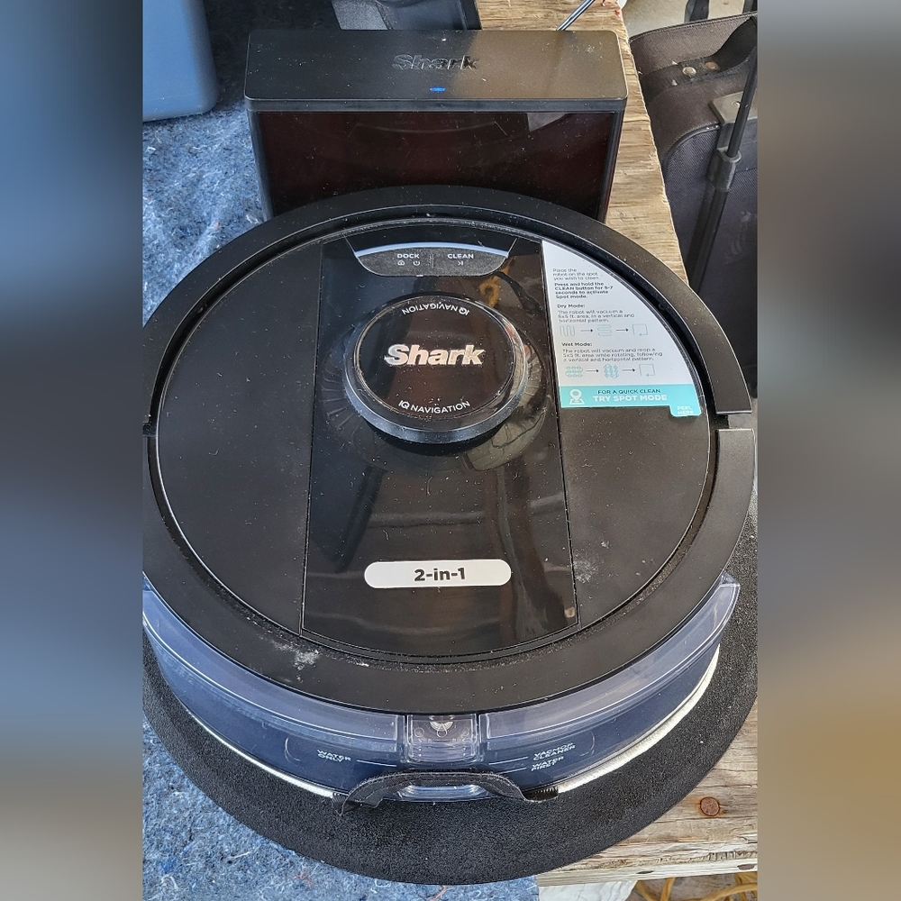 Shark 2-in-1 Robot Vacuum